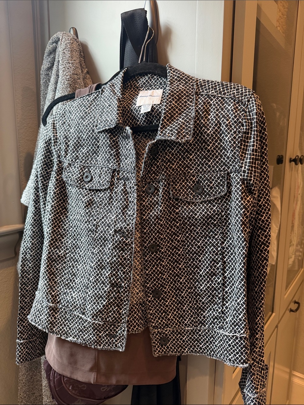 Tommy Bahama Black & White Patterned Jacket